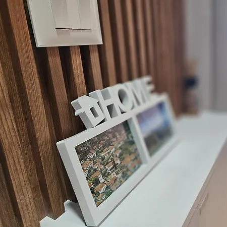 Marina Luxe 公寓 Vlorë