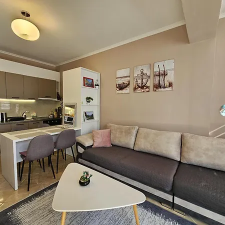Marina Luxe Apartment