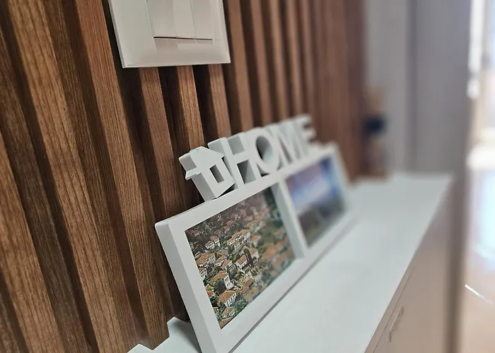 Marina Luxe 公寓 Vlorë